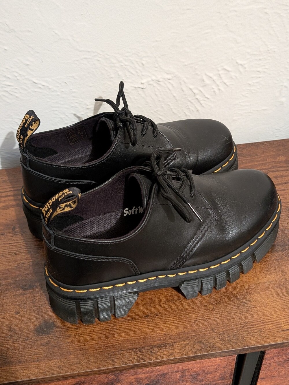 EUC Dr. Martens Audrick Nappa Leather Platform Oxfords - 7 US L / 38 EU / 5 UK - Picture 5 of 9